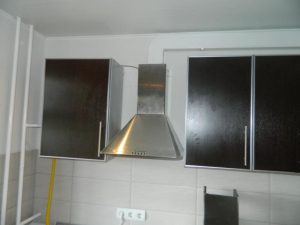 Установка вытяжки на кухне в Каспийске