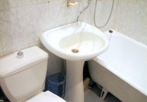 Установка раковины тюльпан в ванной в Каспийске